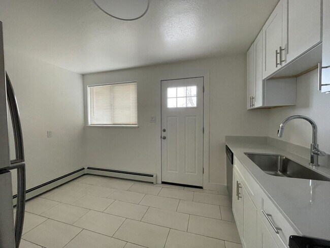 Building Photo - 752 Vrain St