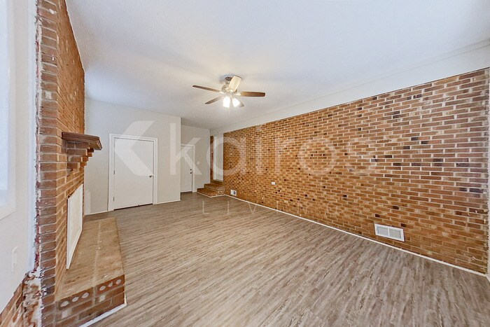 Building Photo - 6537 St Louis St