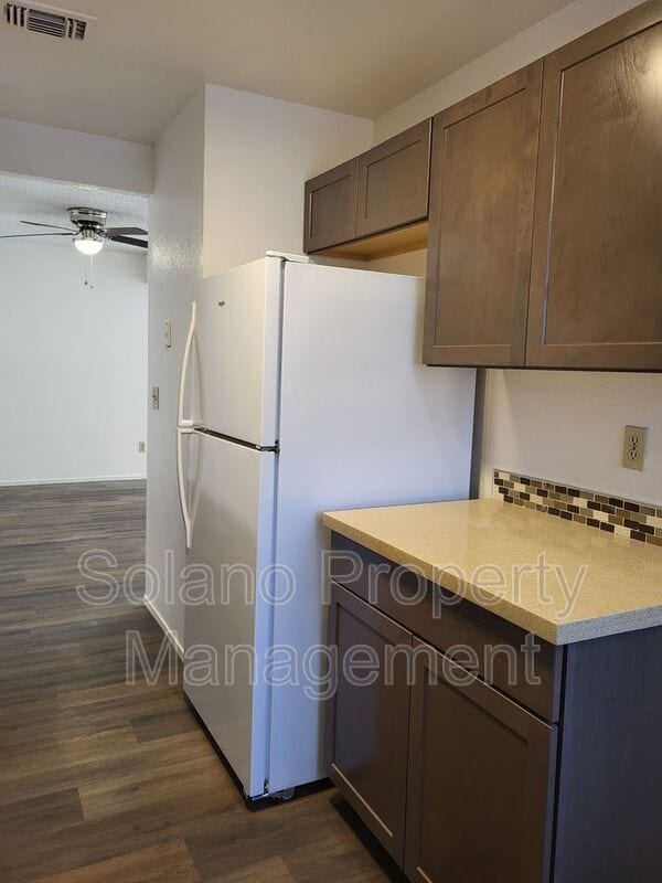 Building Photo - 1910 Grande Cir