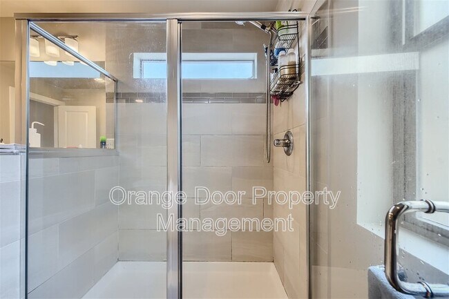 Building Photo - 32773 Maple Ave SE