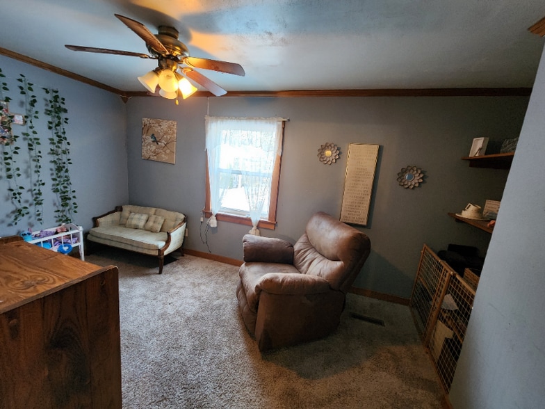 Building Photo - 410 S Parker Dr