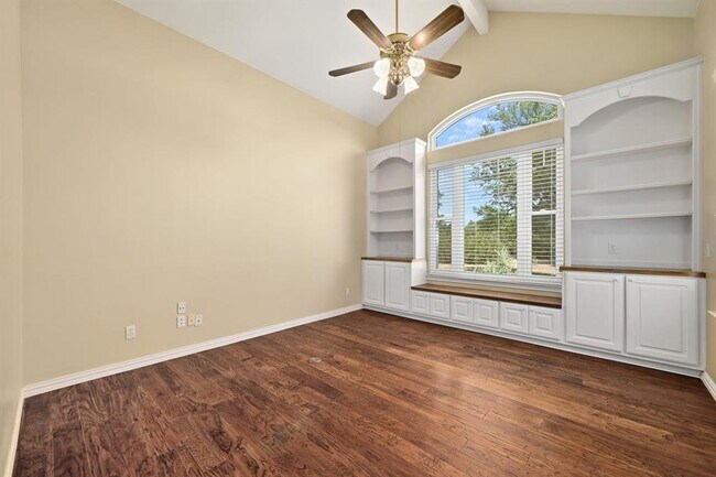 Building Photo - 14425 Evergreen Cove
