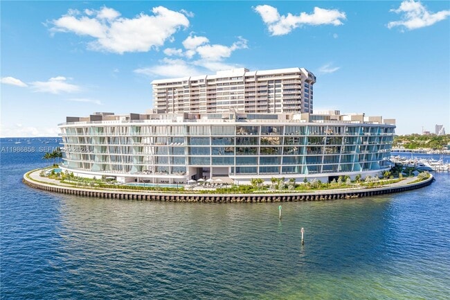 Building Photo - 5 Grove Isle Dr