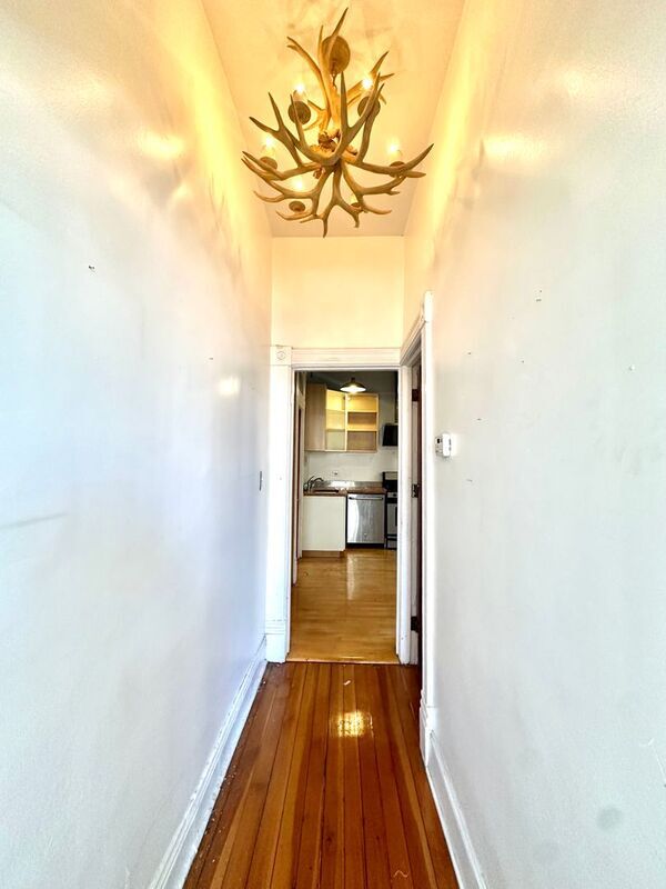Building Photo - 1656 S Throop St