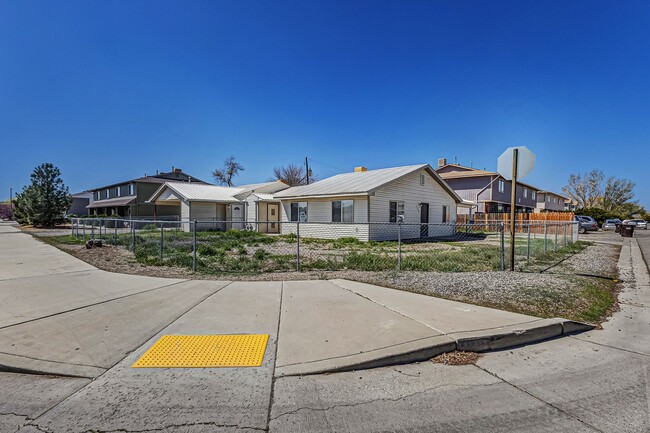 Building Photo - 3249 White Ave