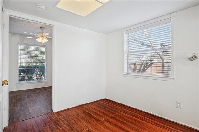 Building Photo - 2804 Royal Oaks Dr