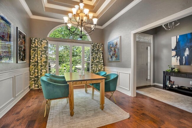 Building Photo - Fabulour Bridgeport S/D Home w/AMAZING out...