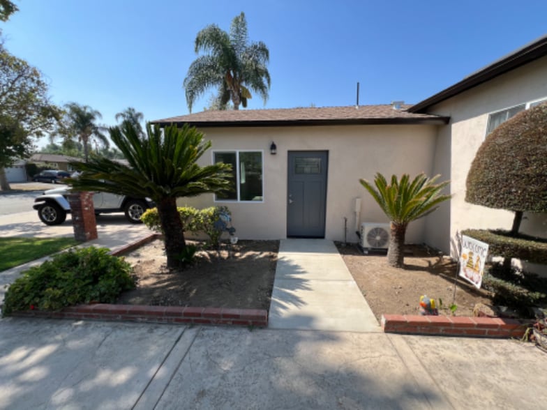 Primary Photo - 545 N Foxdale Ave