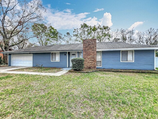 Primary Photo - Stunning Waterfront Home located in the de...
