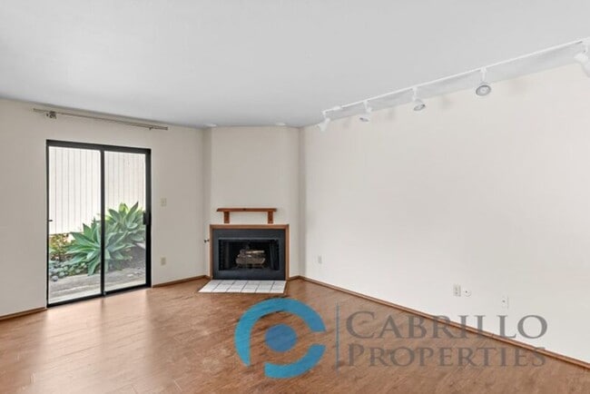 Building Photo - 629 Bonair Way