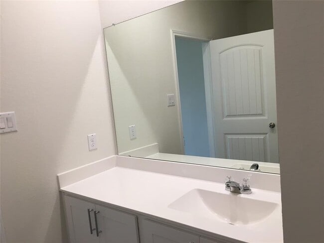 Building Photo - 255 Dorchester Dr