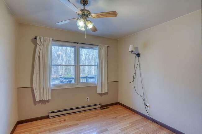 Building Photo - Just What You Have Been Looking For a Single Family Ranch in a Quaint Country Setting