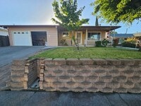 Building Photo - Four-Bedroom Fairfield Home!