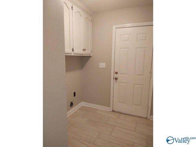 Building Photo - 3102 Connomara Ct SE