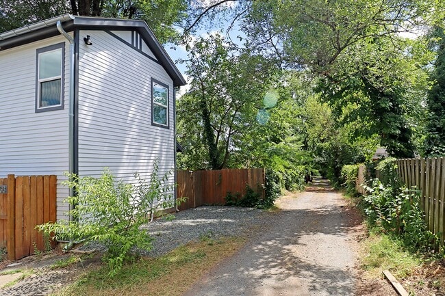 Building Photo - Light-Filled Downtown Studio Near UVA Medical Center