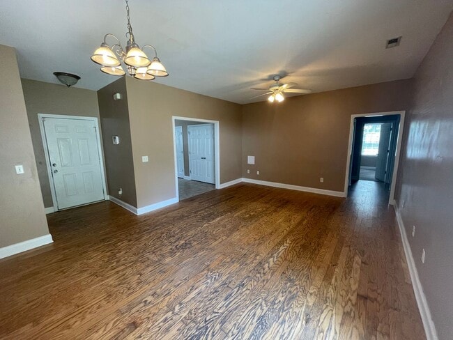 Building Photo - 375 Lullwater Dr