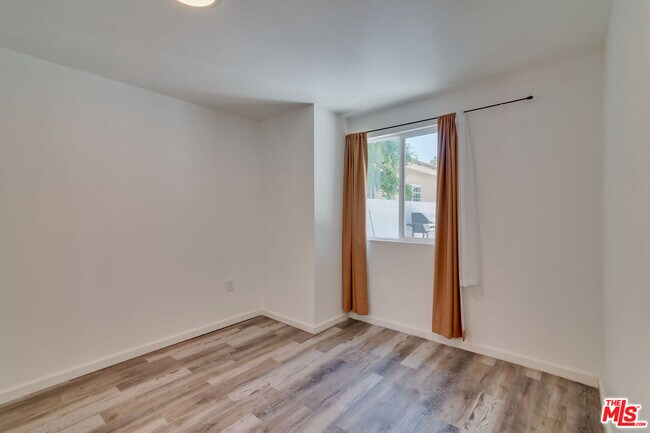 Building Photo - 15011 Hartsook St
