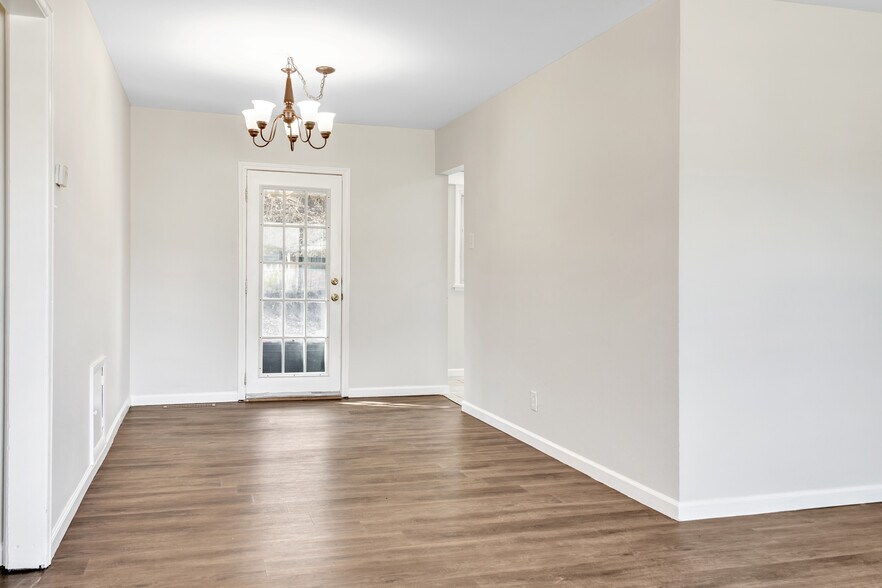 Building Photo - 4440 Turquoise Dr