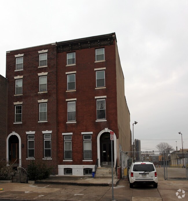 Primary Photo - 1305 S Broad St