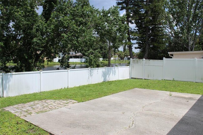 Building Photo - 10131 Cedar Dune Dr