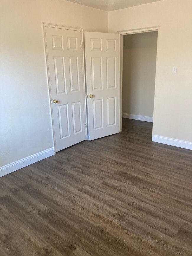 Building Photo - 414 E Lincoln Ave