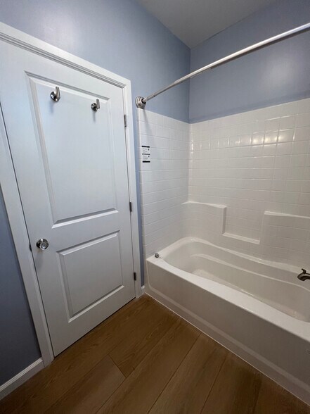 Building Photo - 4821 Monroe Ave