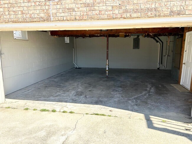 Building Photo - Mt Tabor ranch home with basement      20260804