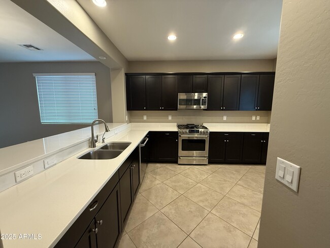 Building Photo - 276 E Coconino Dr