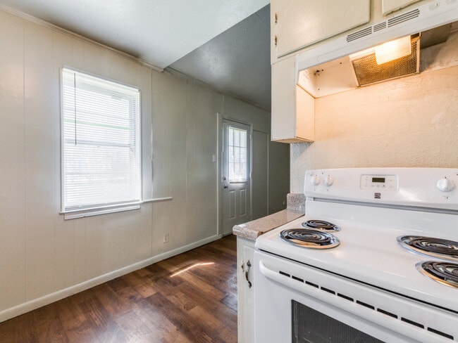 Building Photo - 300 Duncan Way