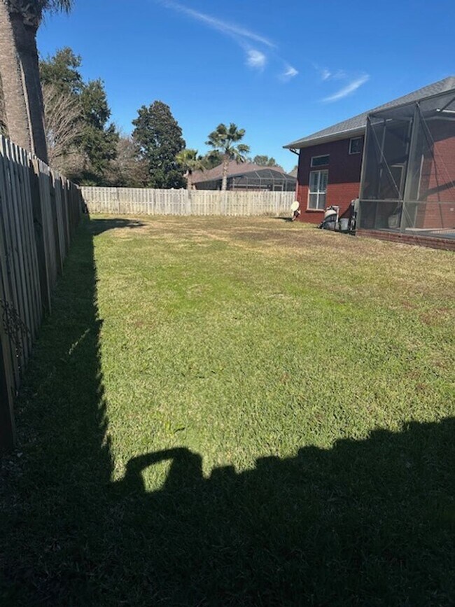 Building Photo - Fabulous Home in Gulf Breeze