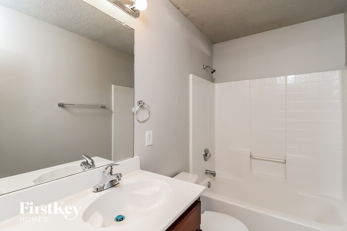 Building Photo - 3913 Fox Run Dr