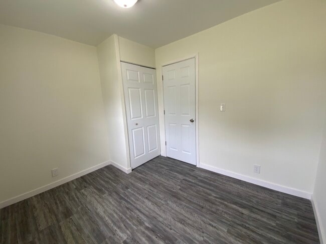 Building Photo - 1015 Koehn Dr