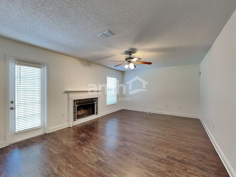 Building Photo - 7407 Overland Park Blvd