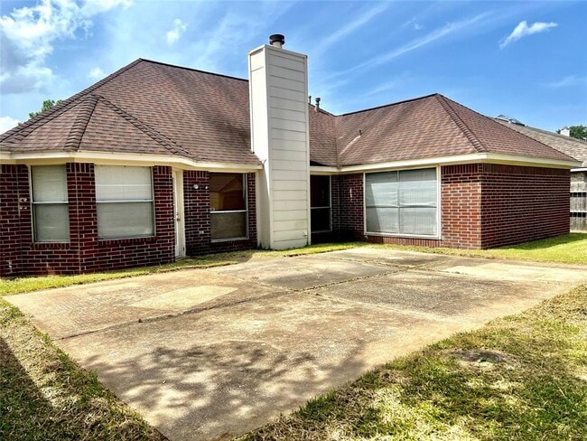 Building Photo - 2017 Castle Dr