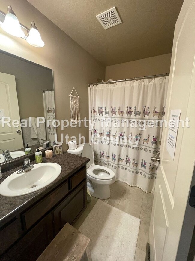 Building Photo - 6 bedroom home in Lehi