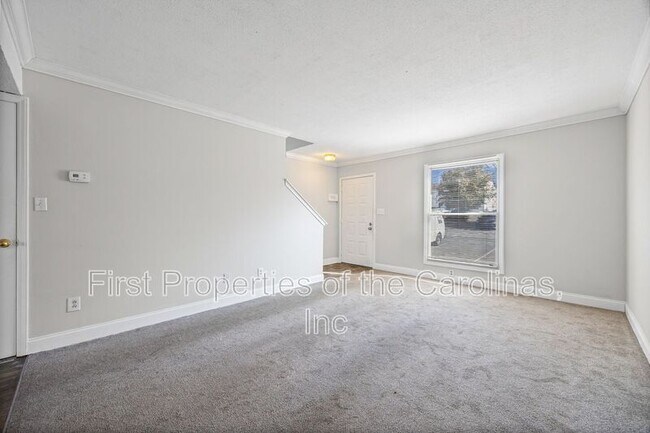 Building Photo - 7906 Oak Meadow Ct