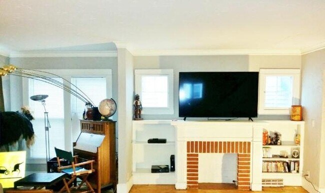 Building Photo - 951 18th Ave SE