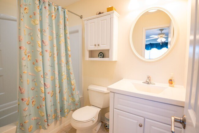 Building Photo - STAY OCEANFRONT FOR THE WINTER!