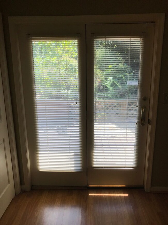Building Photo - Great 3BR/2BA Townhouse in Mill Creek