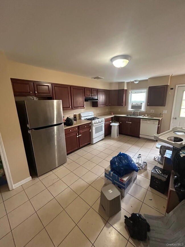 Building Photo - 50 Moultrie Ave