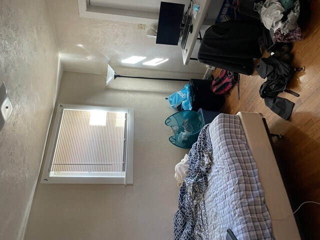 Building Photo - 5435 5th Ave