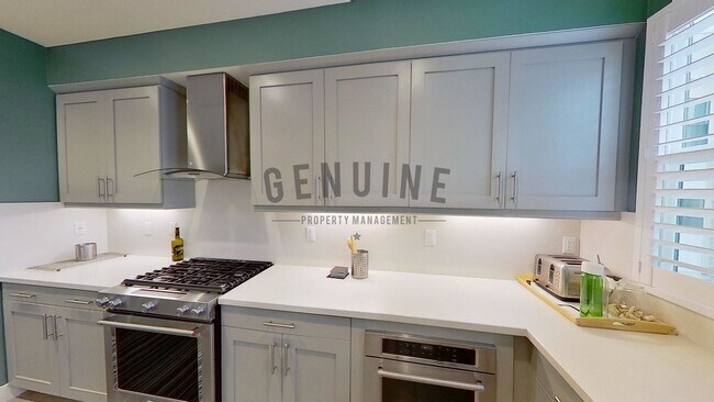 Building Photo - Beautifully Furnished 3Bd 3.5Ba Condo in Costa Mesa