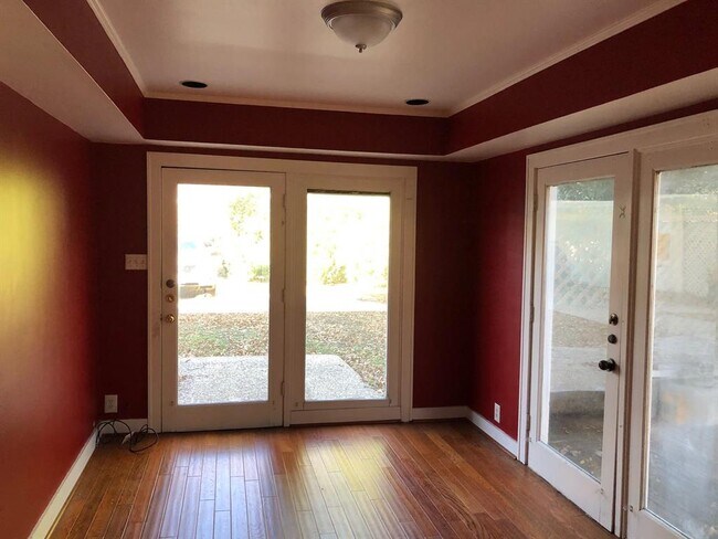 Building Photo - 3217 Mockingbird Ln