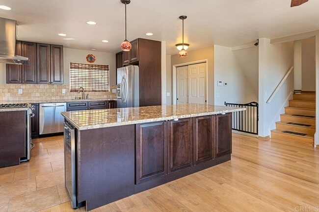 Building Photo - 4Bed/2Bath Just East of El Camino in Carls...