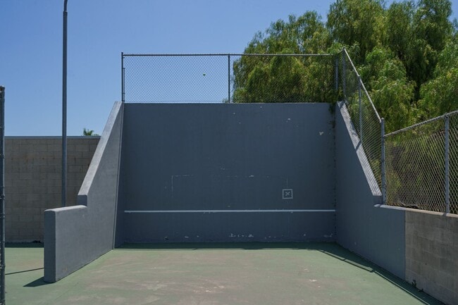 Building Photo - 1Bed/1Bath Single Story Condo in La Mesa w...