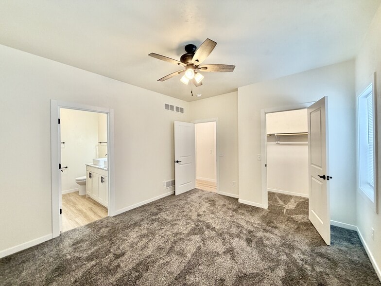 Building Photo - 3018 Mineral Point Ave