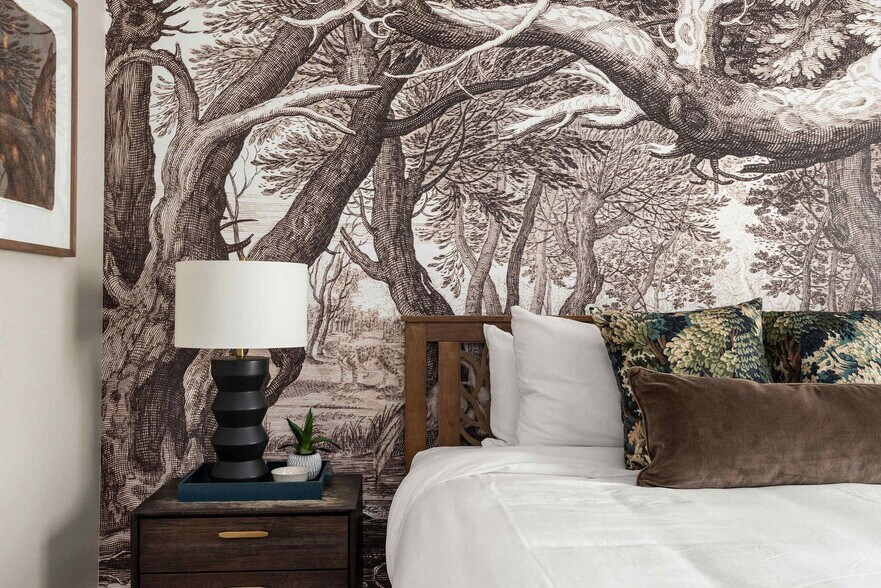 Building Photo - 776 E Argyle Ave