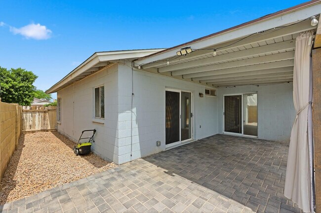 Building Photo - 3817 W Camino Real