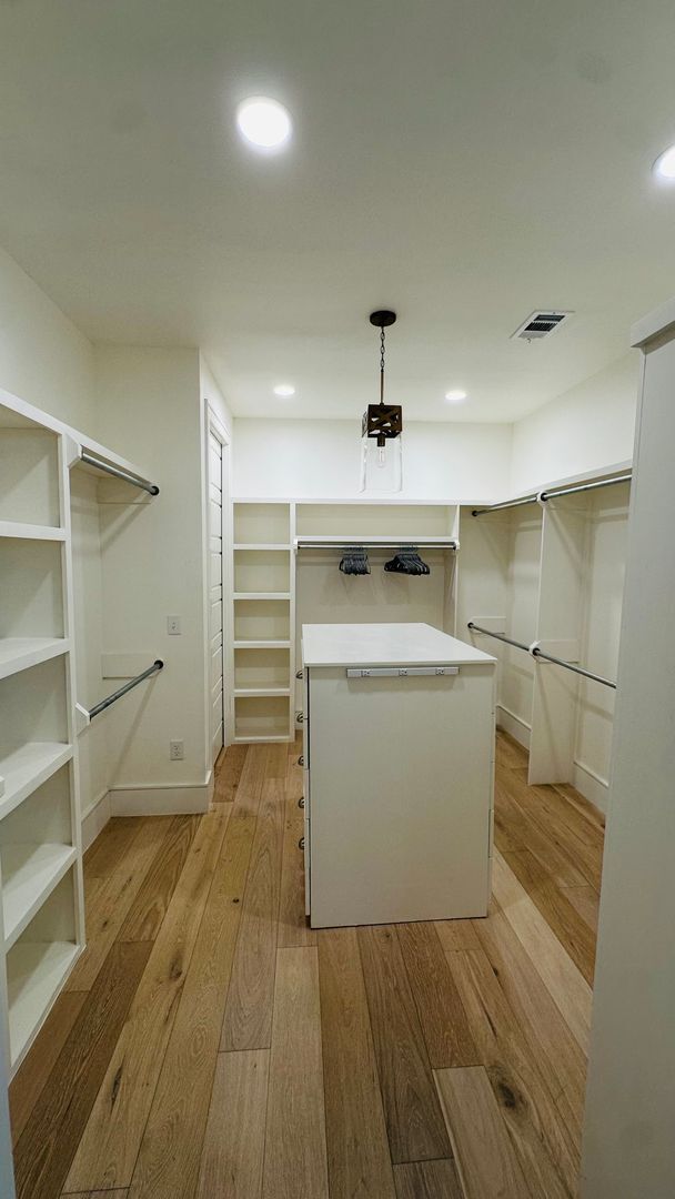 Building Photo - 4506 S Rocking Chair Ln