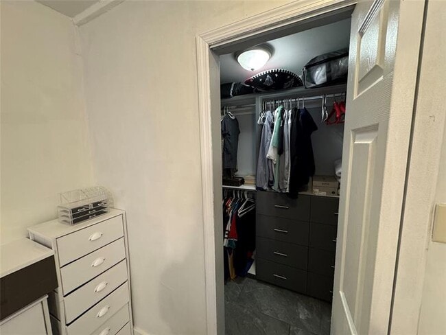 Building Photo - 1631 NE 32nd St